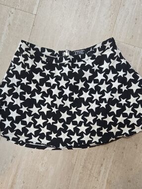 Tripp NYC Daang Goodman Black/White Star Skater Mini Skirt